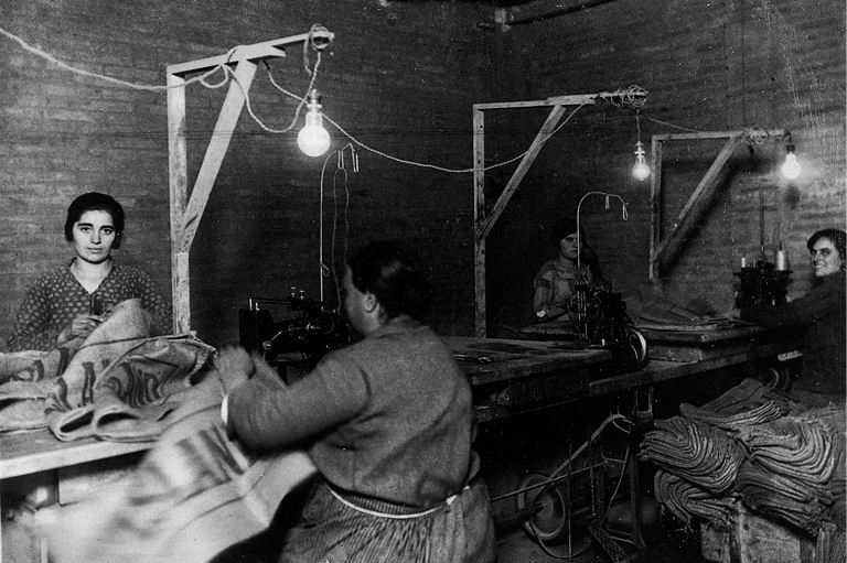 Ruta de las costureras en el Museo del cemento de Castellar de nHug