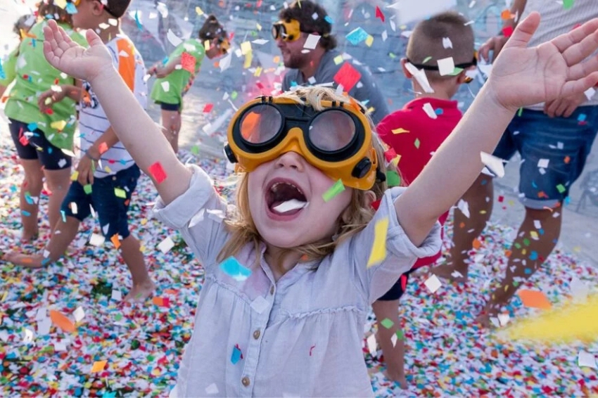 Xalaro - Mostra despectacles i turisme familiar a Platja dAro