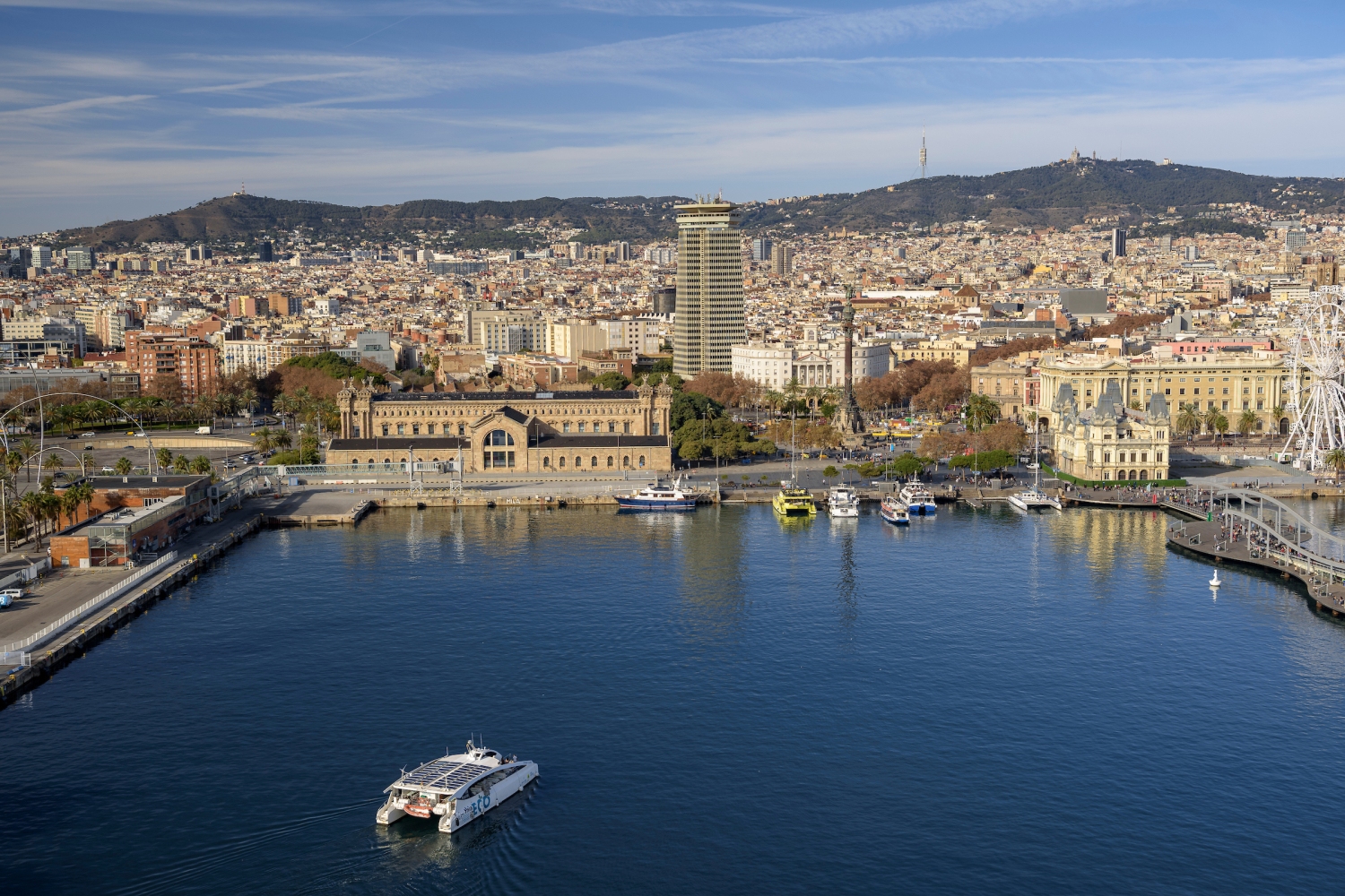 Turisme Barcelonès (Old Harbor Port Vell Of Barcelona Seen From The Port Cable Car On A Winter Morning Barcelona Catalonia Spain_074)