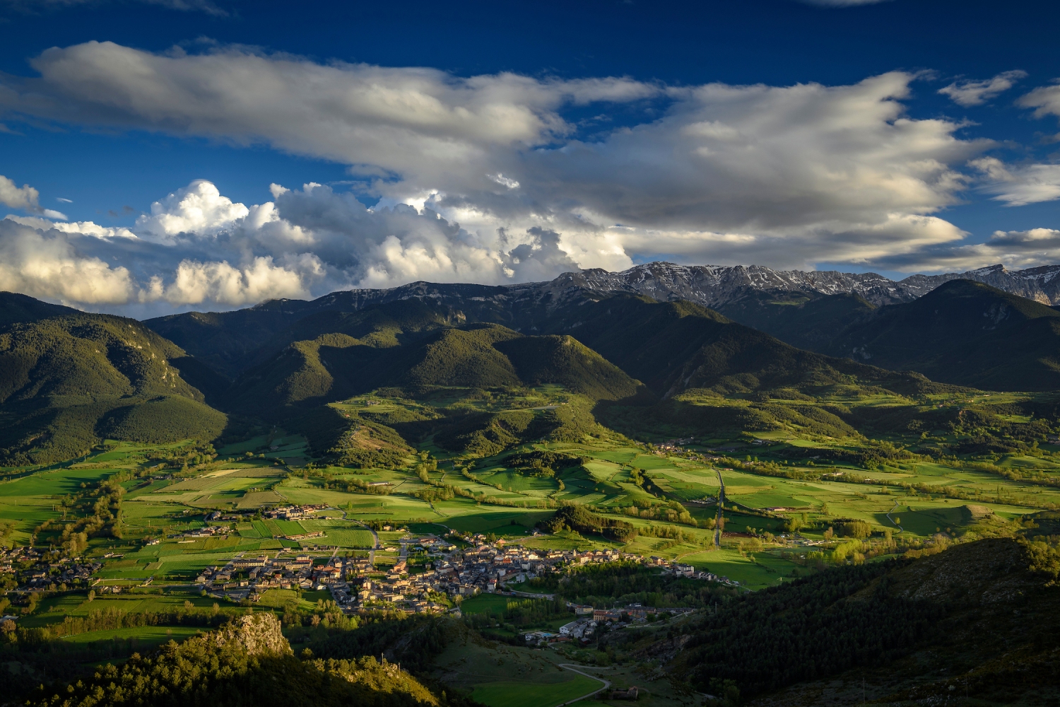 Turisme Cerdanya (Spring Sunset In La Cerdanya Seen From Near Orden With Bellver De Cerdanya In The Center Lleida Catalonia Spain Pyrenees_017)