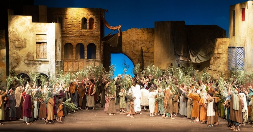 Vivez l'essence des Fêtes de la Passion en Catalogne 2025