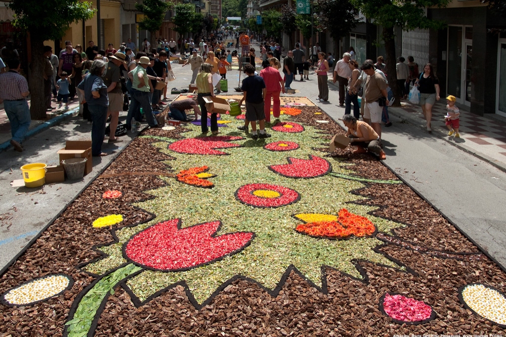 Experience the Enramades: the splendor of the Flower Carpets in Catalonia!