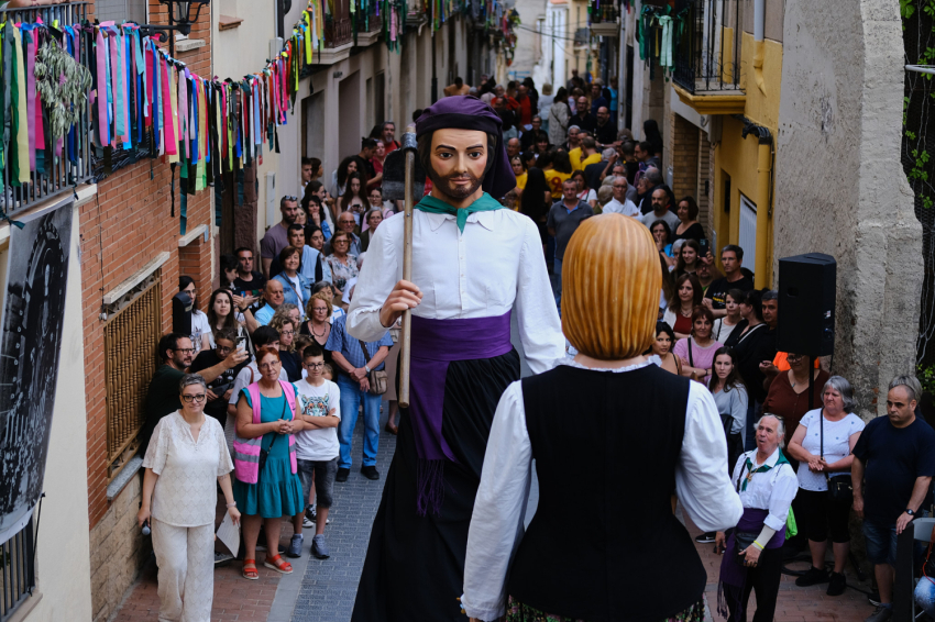 Festivities of Saint Oliva in Olesa de Montserrat (Ofrena 1)