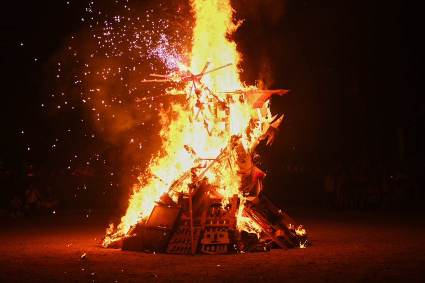 Fête principale à Olesa de Montserrat (23 06 2025_foguera Sant Joan Min)