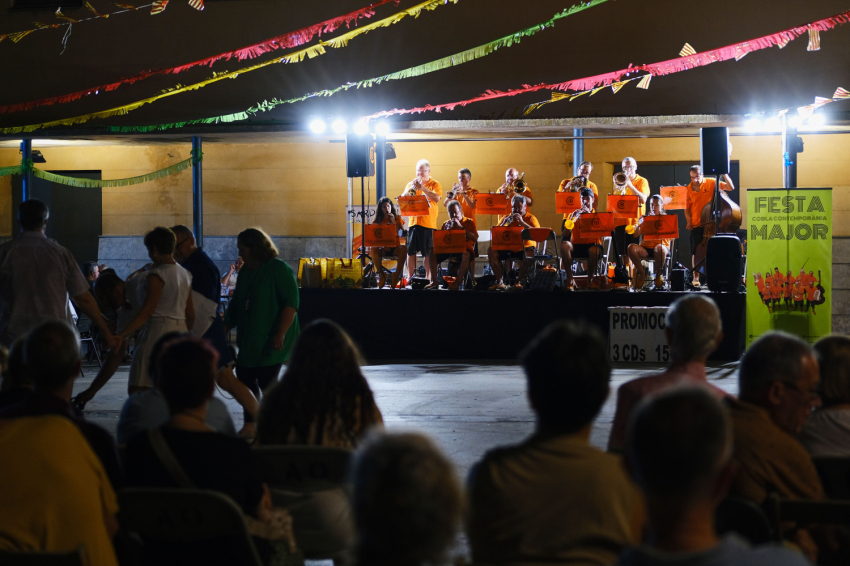 Fête principale à Olesa de Montserrat (22 06 2025_sardaxou 2 Min)