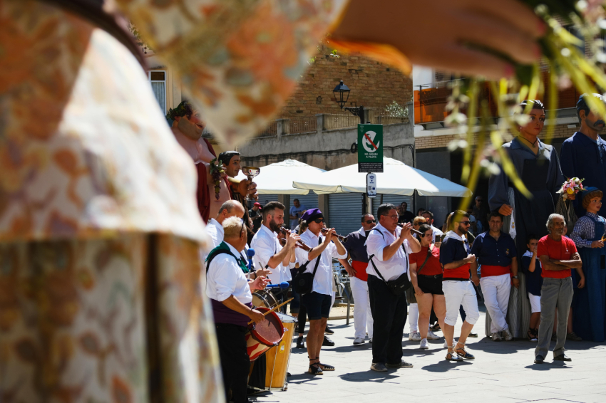 Fête principale à Olesa de Montserrat (21 06 2025_trobada Gegants 2 Min)