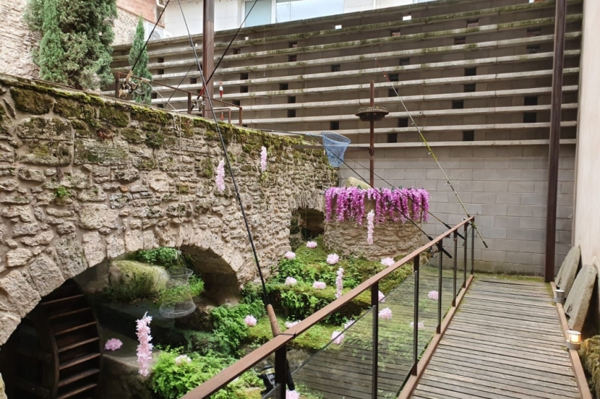 È bo, è mel et exposition de fleurs à Banyoles (Ebo Emel Setmana Gastronomica Floral Banyoles Expo Flors Cal Moliner)