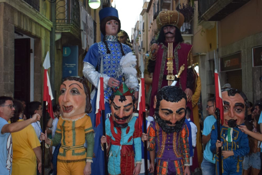 Trobada de Gegants i Nans de la Festa Major de Sant Magí a Tarragona (04 Trobada Gegants I Nans Sant Magi Tarragona 2025 3)