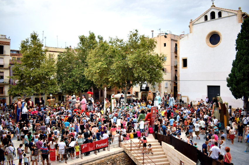 Trobada de Gegants i Nans de la Festa Major de Sant Magí a Tarragona (07 01 Trobada Gegants Nans Sant Magi Tarragona Turisme 1)