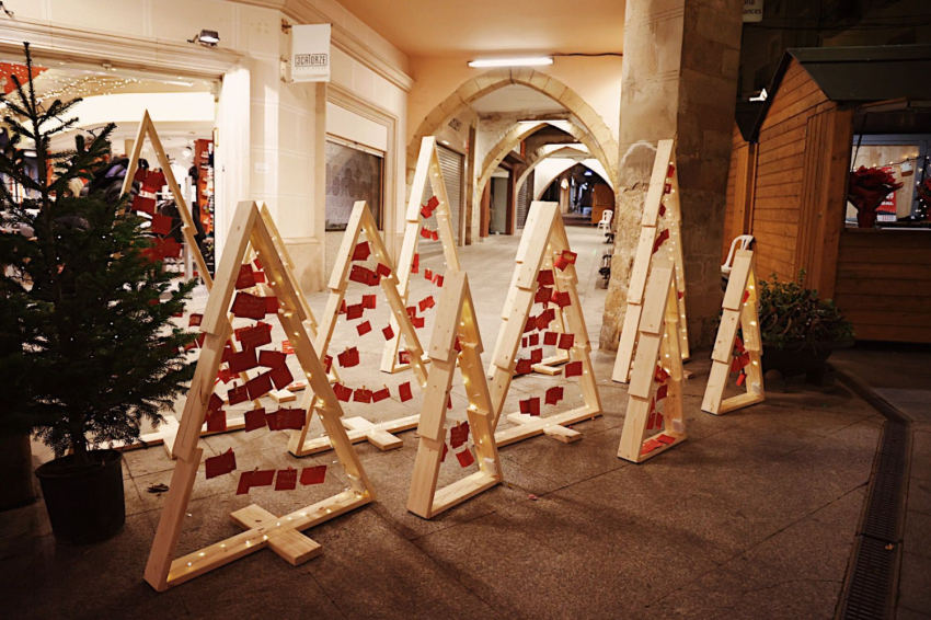 Fira dArtistes i Mercat de Nadal a Tàrrega (Bosc Dels Desitjos)
