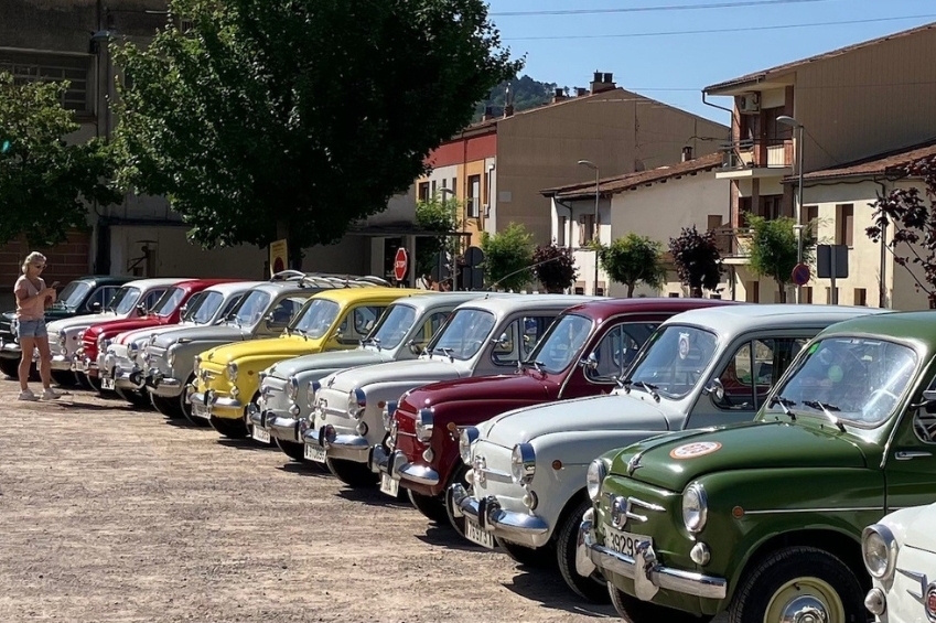 Encuentro de coches clásicos en Aiguafreda (1)