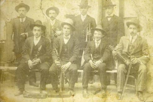 Après-midi avec Els Saletes à la Bibliothèque Ramon Vinyes i Cluet, Berga (1911_els Saletes_orquestra Nova Harmonia)