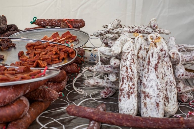 Foire gastronomique de La Sénia (Parada Pernil I Embotits 1 768x512)