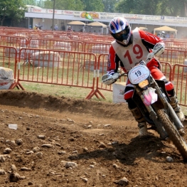 24 heures d&#39;endurance en cyclomoteur dans la Vall del Tenes