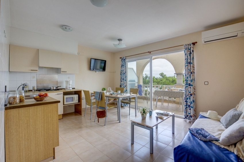 LÀmfora (Camping_Amfora)