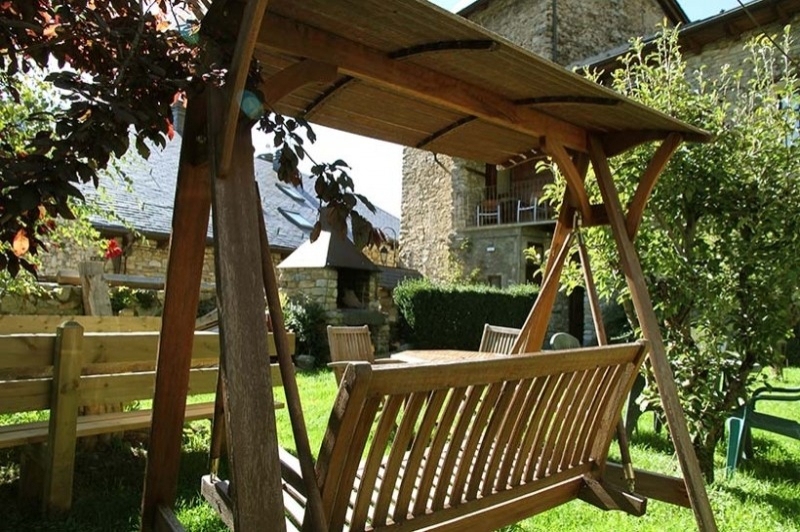 Casa Coll (Barruera) (Casa Coll Jardi)