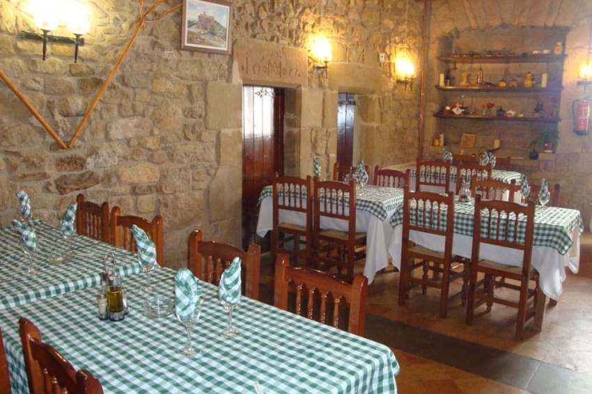 Hostal de Pinós (Hostal Pinos)
