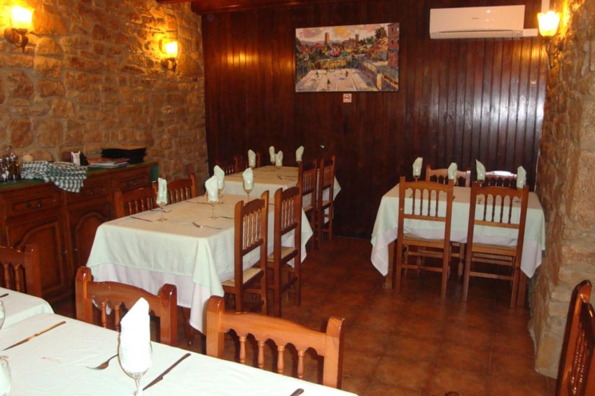 Hostal de Pinós (Hostal Pinos)