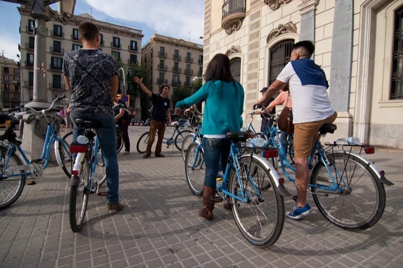 Born Bike Tours Barcelona rutes culturals (Escoltant)