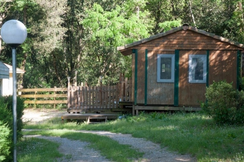 Càmping Besalú (Camping Besalu Allotjament)