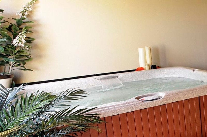 Restaurant Apartaments Els Roures (Piscina Interior)