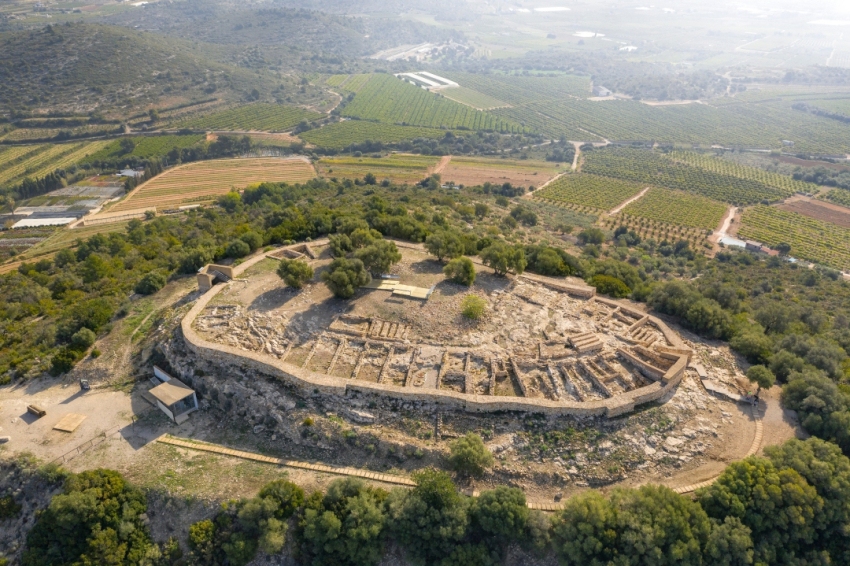 Oficina Municipal de Turisme d’Alcanar (Vista Aeria Del Jaciment Del Poblat Iber De La Moleta Del Remei )