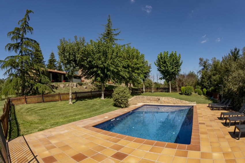 La Rovira (Piscina La Rovira)