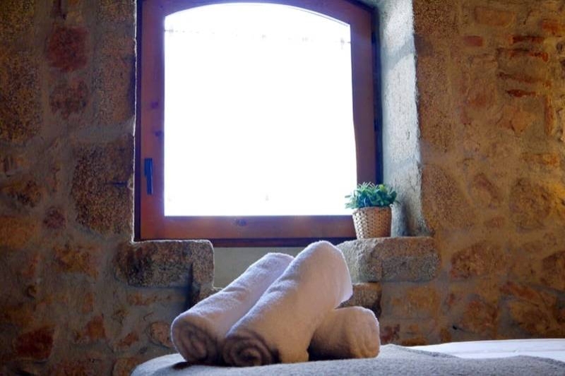 Monestir de Sant Salvi (Finestra Habitacio)