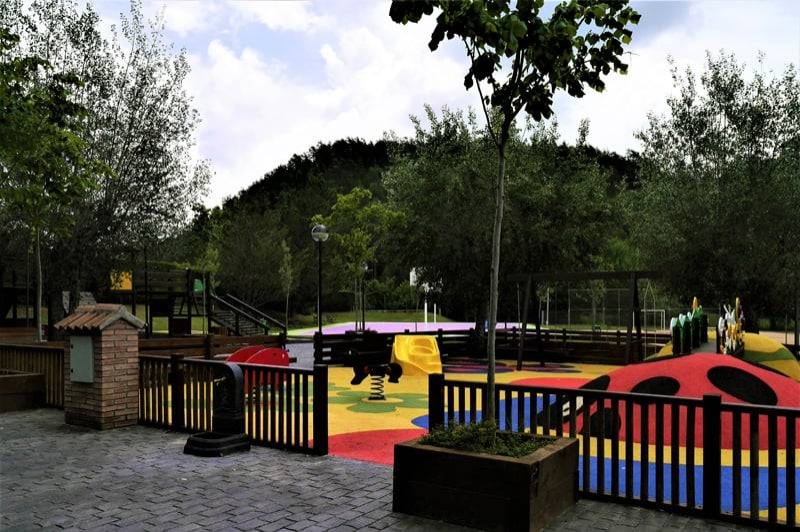Càmping Riera de Merlès (Parc Infantil)