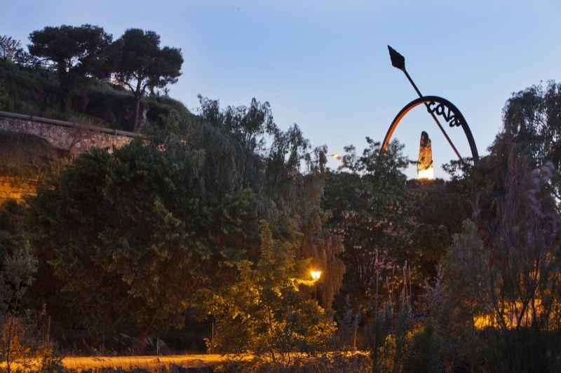 Coves de lEspluga de Francolí (Monolit)