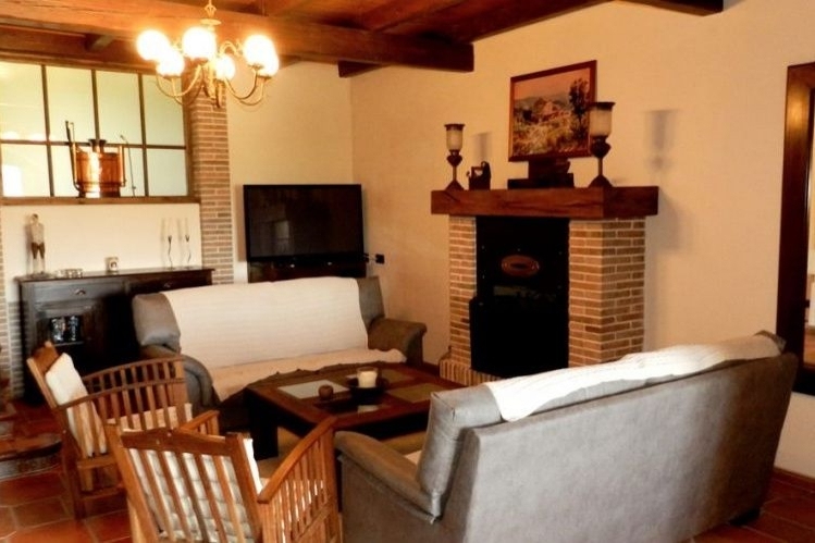 Masia Cal Mestre (Llar De Foc)