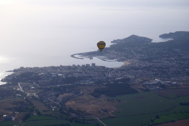 Globus Kon-Tiki (L Escala)