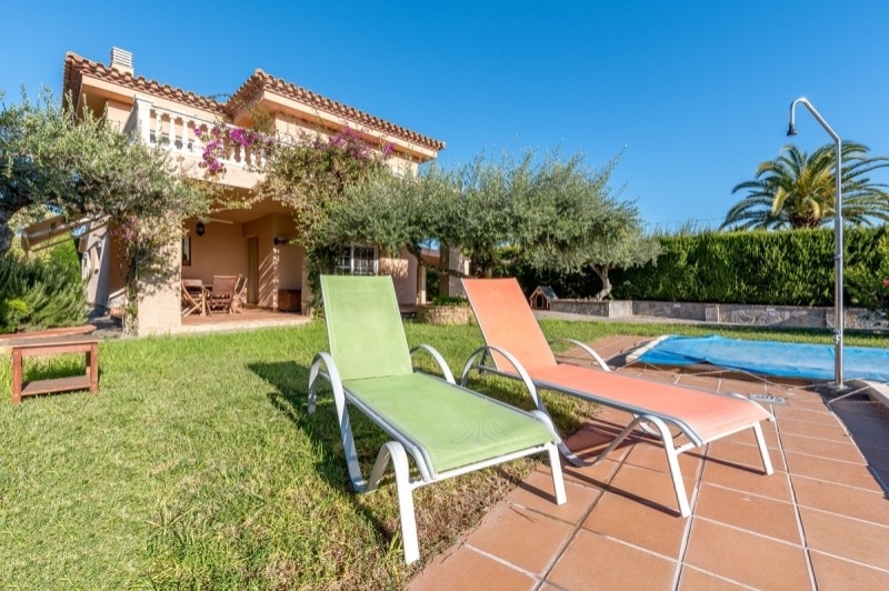 Universal Holiday Centre (Villa Monet)