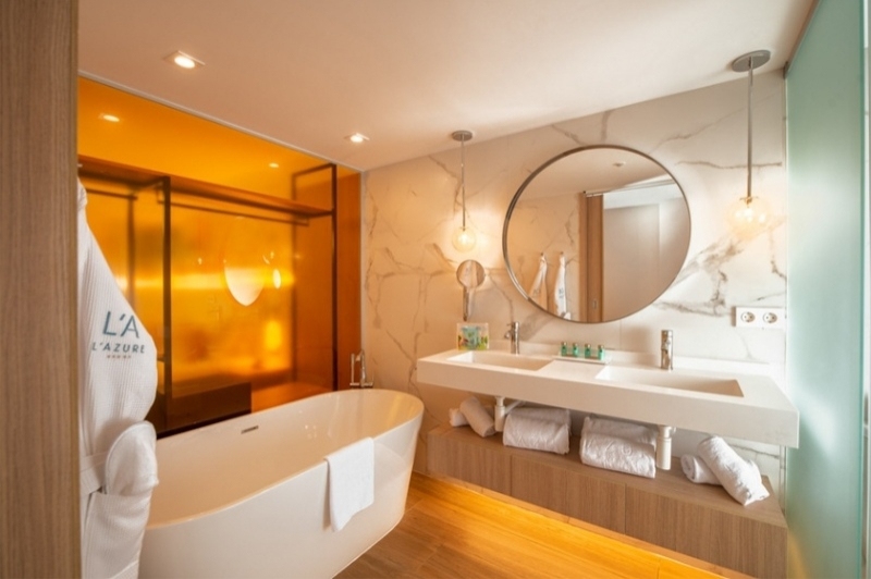 LAzure Hotel (Hotel Azure Lavabo)