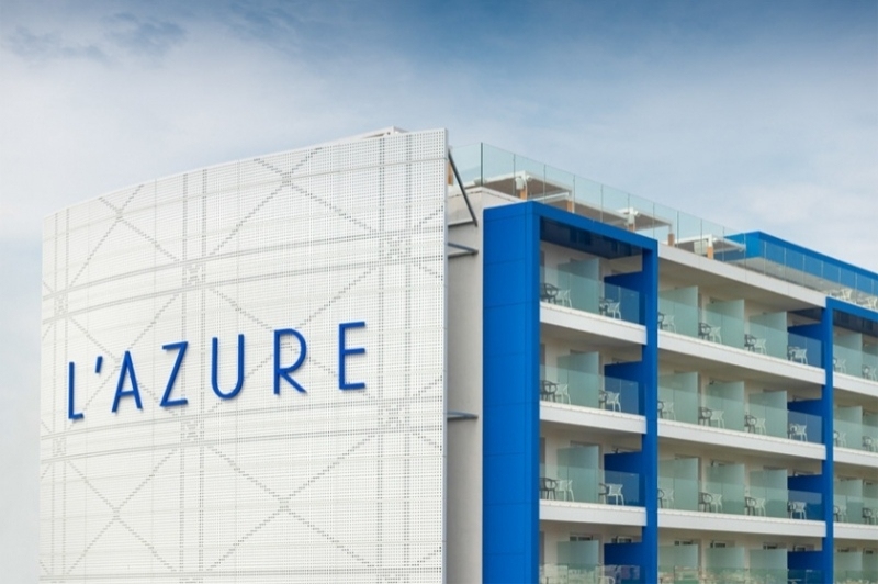 LAzure Hotel (2 Hotel Azure)