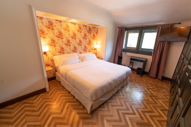 Angelats Hotel (Angelats Hotel)