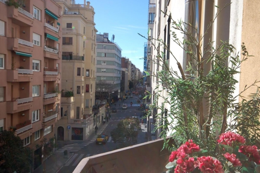 Lets Holidays Barcelona ( Let S Holidays Barcelona)