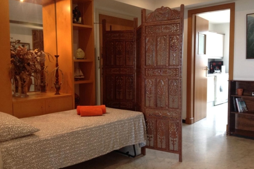 Lets Holidays Barcelona (Let S Holidays Barcelona)