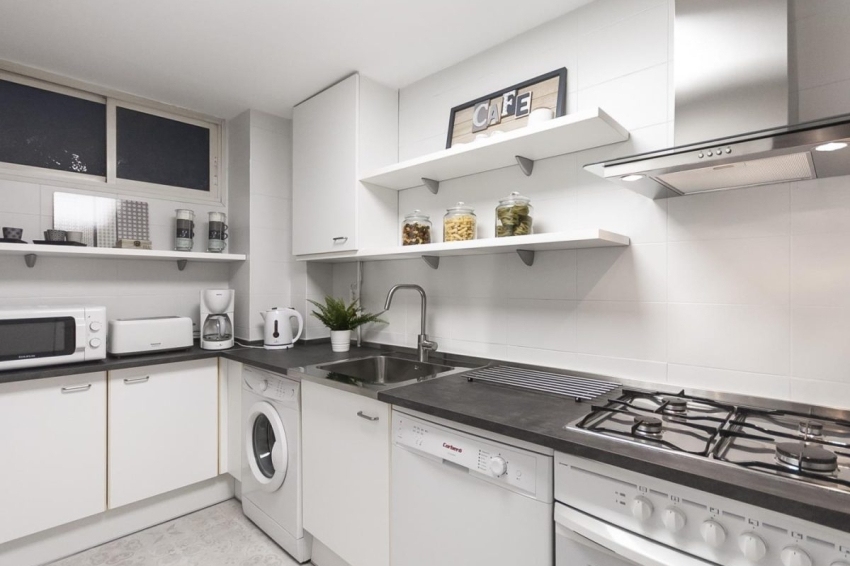 Lets Holidays Barcelona (Let S Holidays Barcelona)