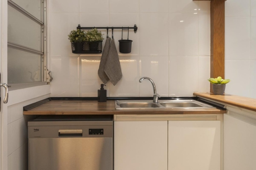 Lets Holidays Barcelona (Let S Holidays Barcelona)