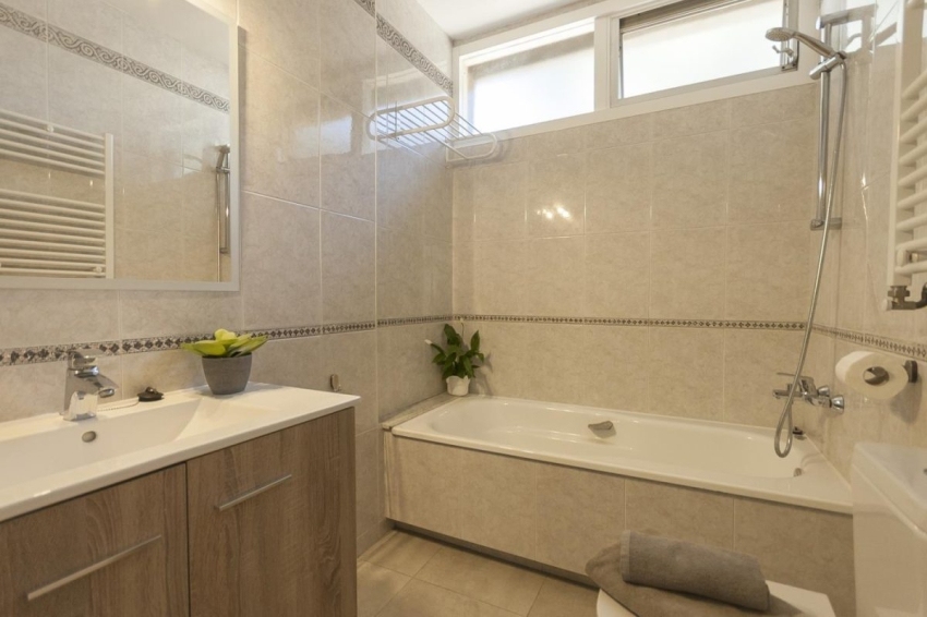 Lets Holidays Barcelona (Let S Holidays Barcelona)