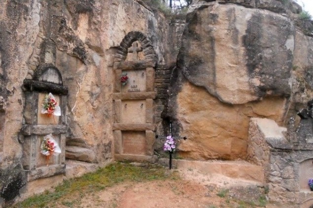 Passejat per la història i descobreix el conjunt monumental dOlius (Olius1)