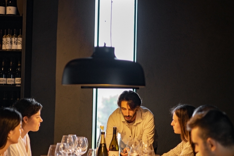 Maridatge 5 formatges amb Vins el Cep (Detall Grup Amb Roger Explicant)