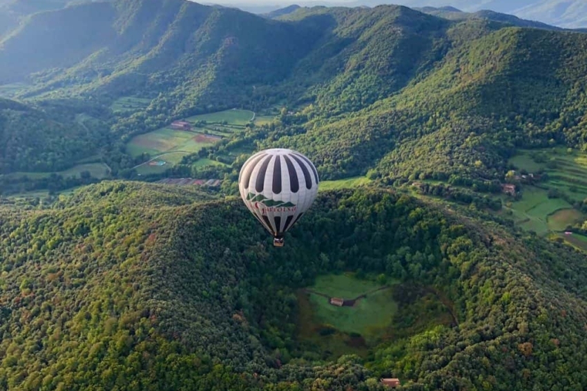 Vol en globus a la Garrotxa amb Vol de Coloms! (Volca Santa Margarida Vol En Globus A La Garrotxa)