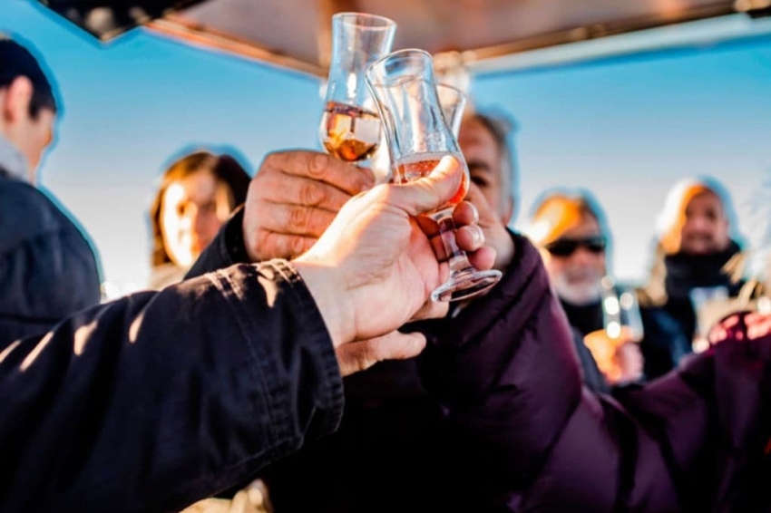 Vol en globus a la Garrotxa amb Vol de Coloms! (Brindis Cava Vol En Globus A La Garrotxa)