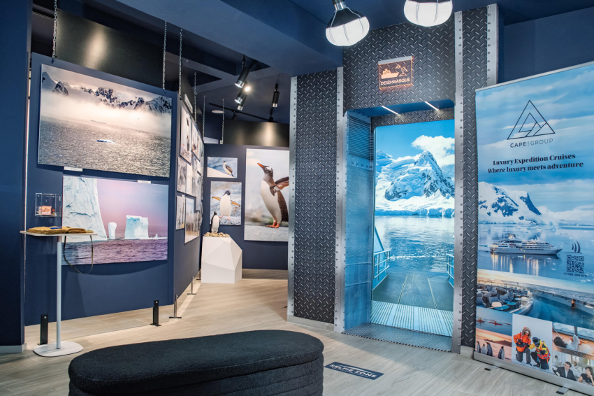 Expedició a lAntàrtida a CG Gallery Lloret (02 Gallery)