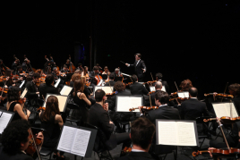 Franz Schubert Filharmonia amb Apartaments TGNA Cervantes 8