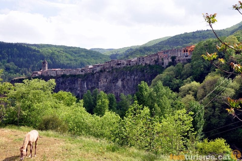 Castellfollit de la Roca (Astellfollit De La Roca)