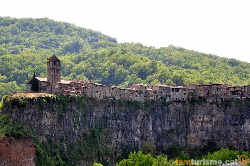 Castellfollit de la Roca (Astellfollit)