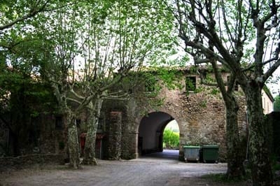 Santa Pau (Anta Pau Santa Maria Arcs)
